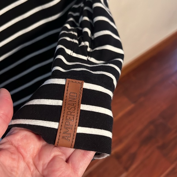 Ampersand Ave hoodie size large - Picture 5 of 7